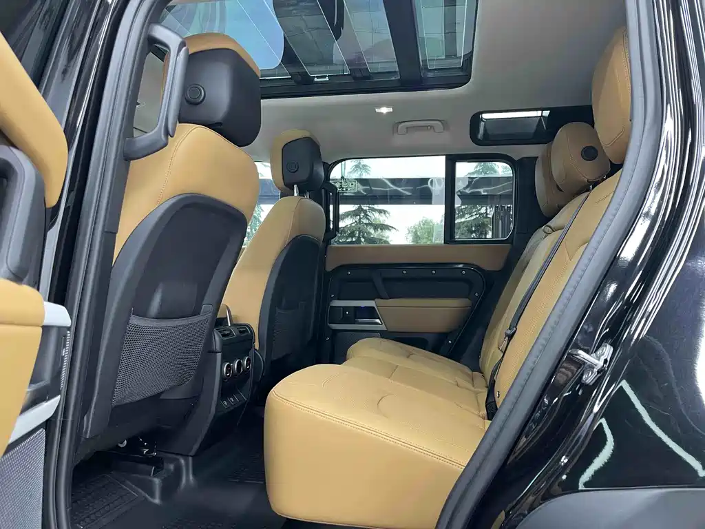 Land Rover Defender 2024 110 3.0T P400 Dark Special Edition