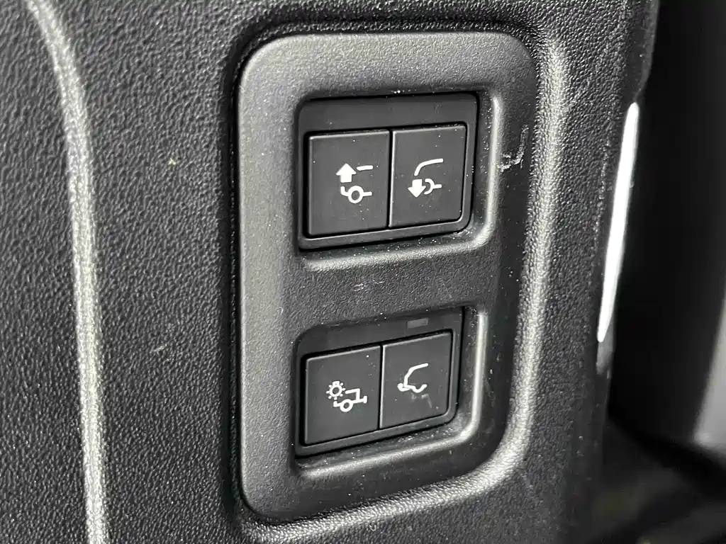 Land Rover Defender 2024 110 3.0T P400 Dark Special Edition