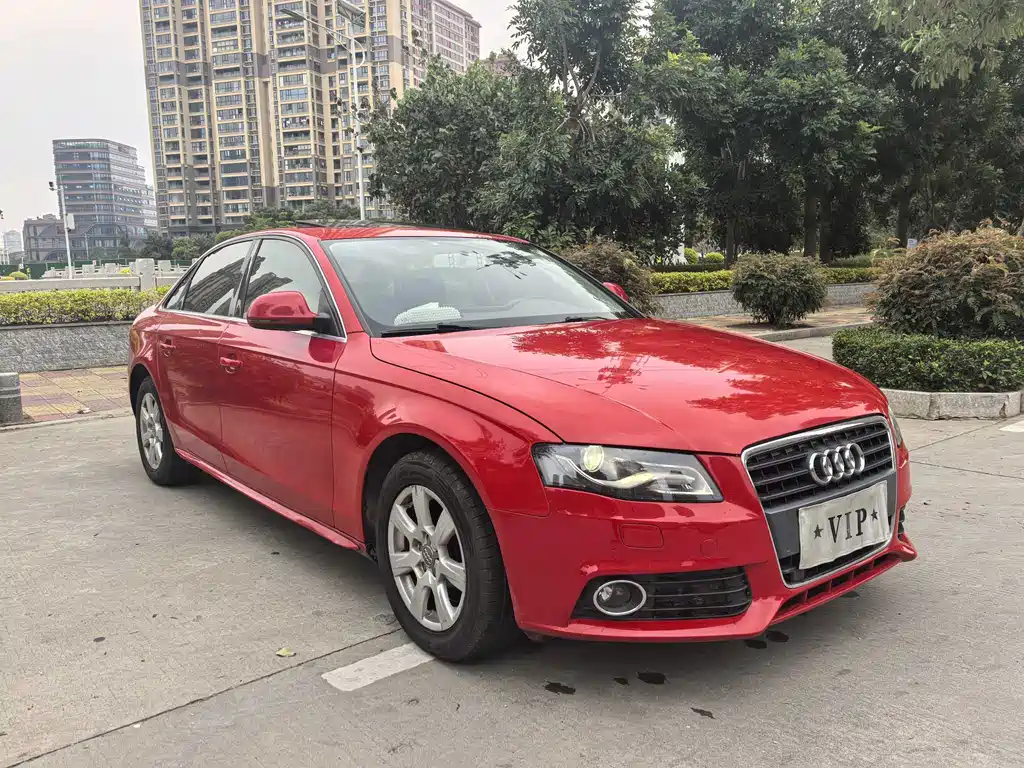 Audi A4L 2012 model 2.0 TFSI automatic comfort edition