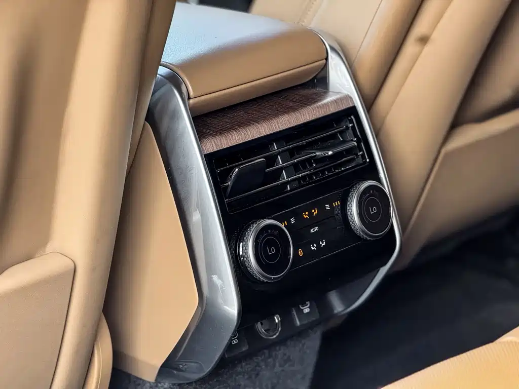 Range Rover 2024 Edition 3.0 L6 360PS Grand Edition