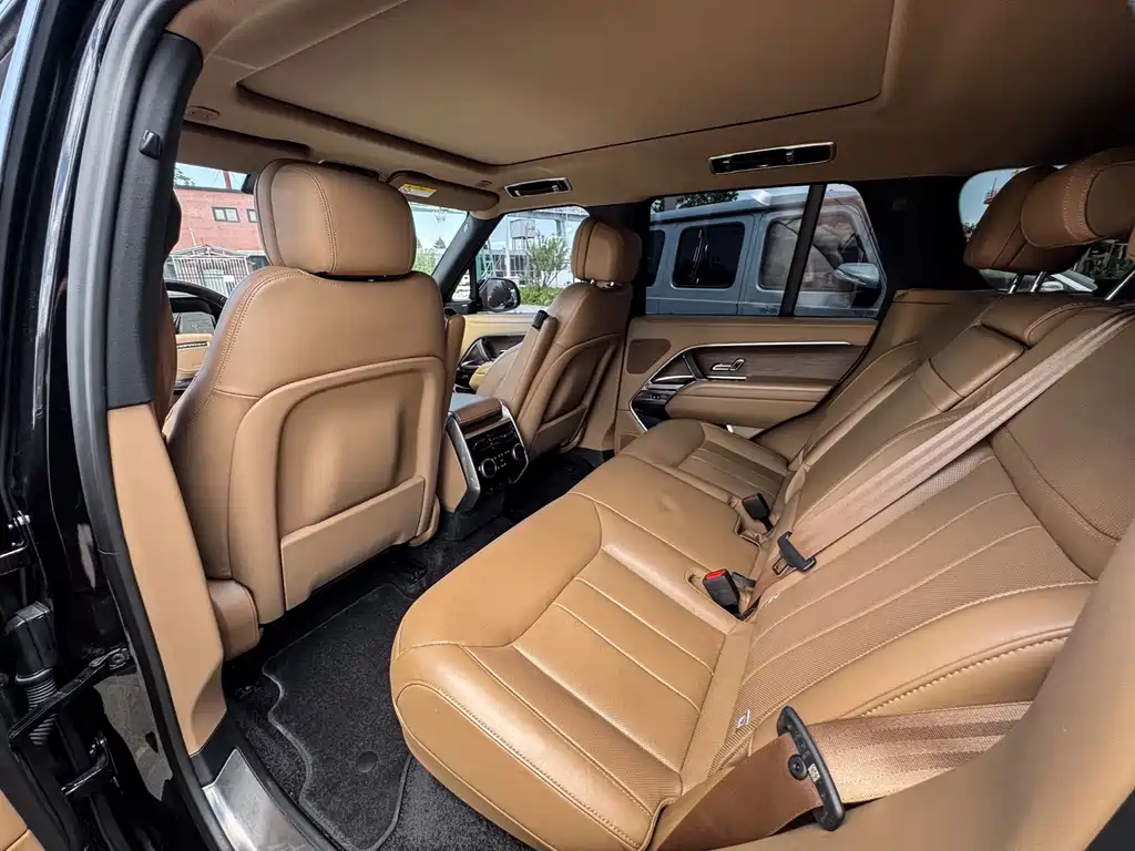 Range Rover 2024 Edition 3.0 L6 360PS Grand Edition