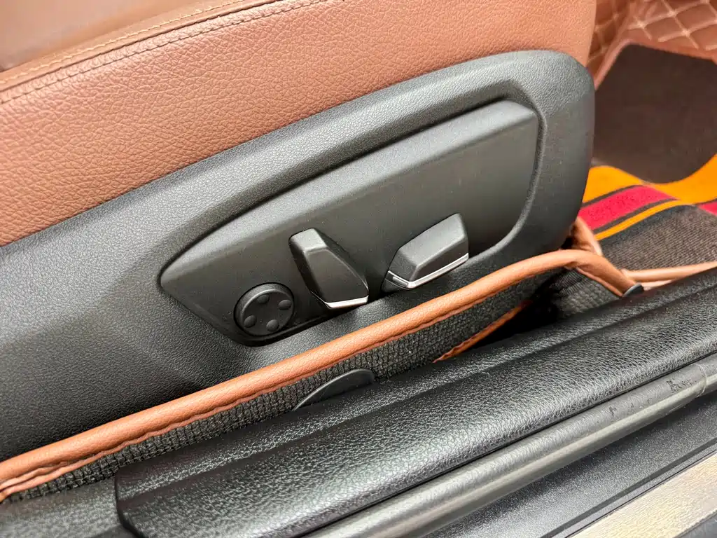 BMW 5 Series 2014 528Li Leading Edition