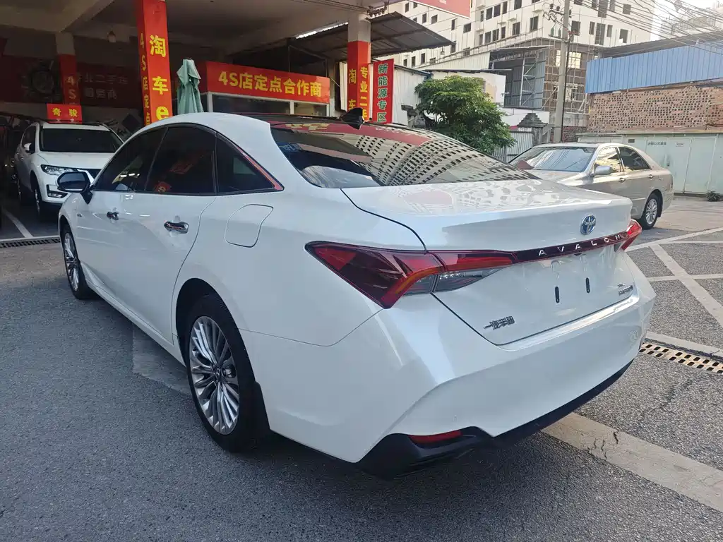 Asia Dragon 2019款 Hybrid 2.5L XLE Prestige Edition National V