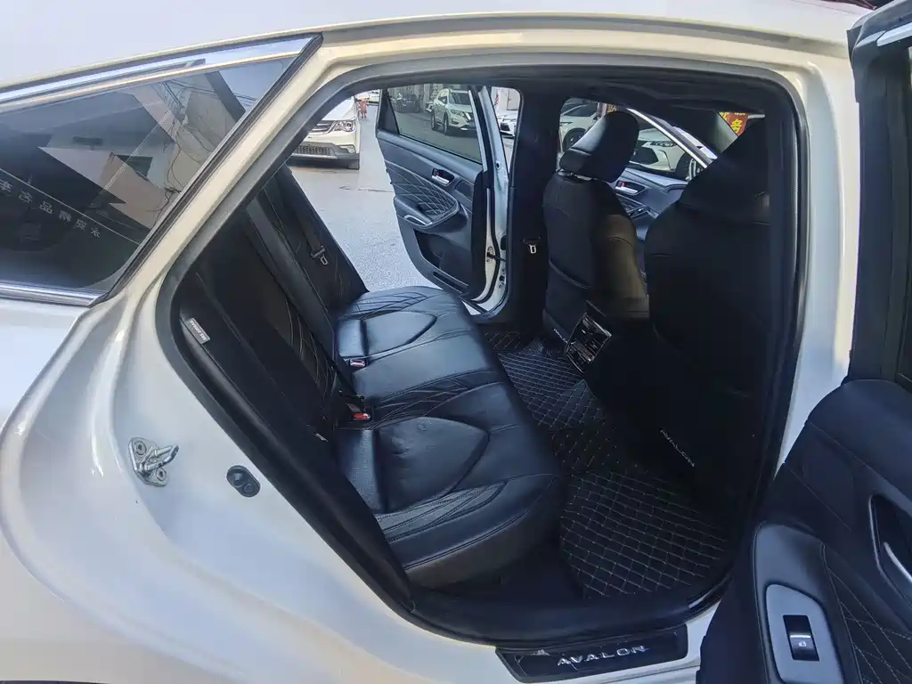 Asia Dragon 2019款 Hybrid 2.5L XLE Prestige Edition National V