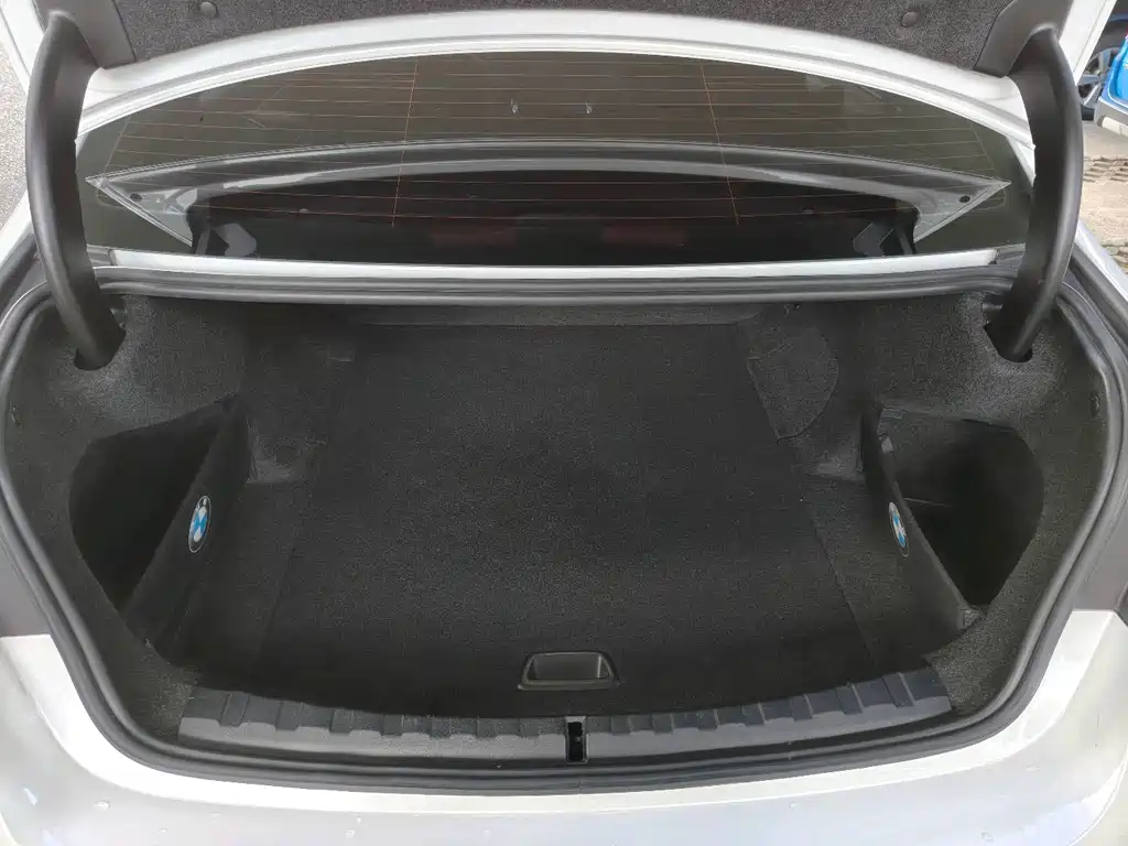 BMW i3 2022 eDrive 35 L