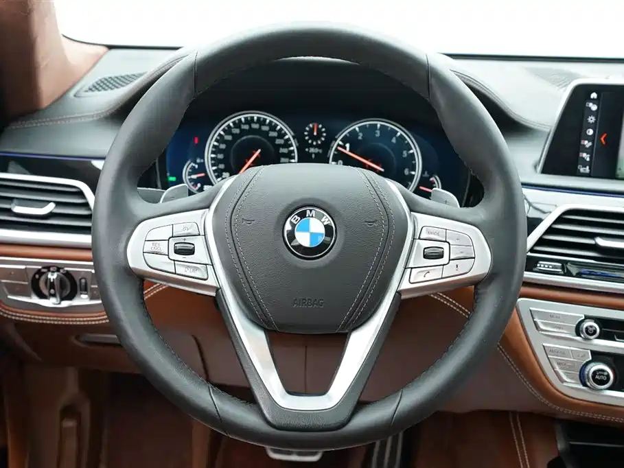 BMW 7 Series 2018 740Li xDrive Luxury Edition M Sport Package