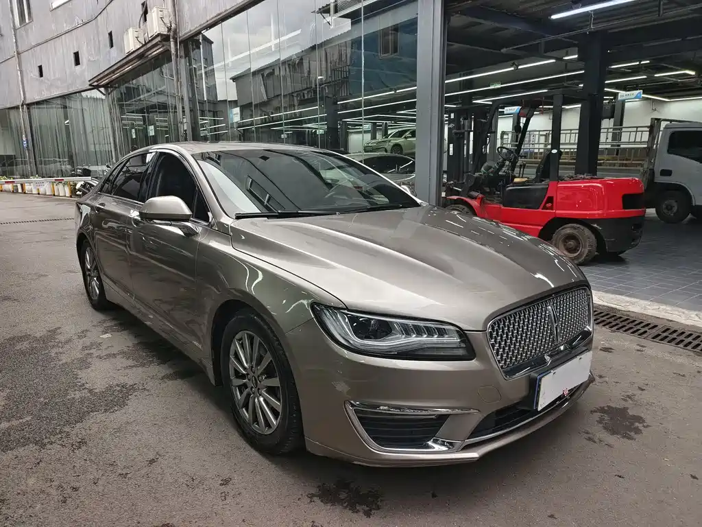 Lincoln MKZ 2019 2.0T Grand Touring Edition National V