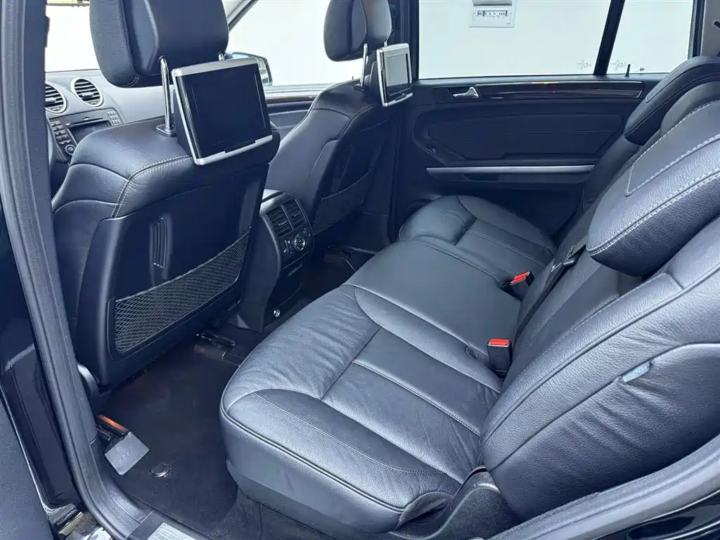 Mercedes-Benz GL Class 2010 GL 550 4MATIC US-spec