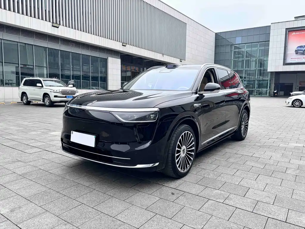SUV M8 2025 Edition Range-Extended Ultra Version 53.4kWh 6-Seat Version 192-line LiDAR)