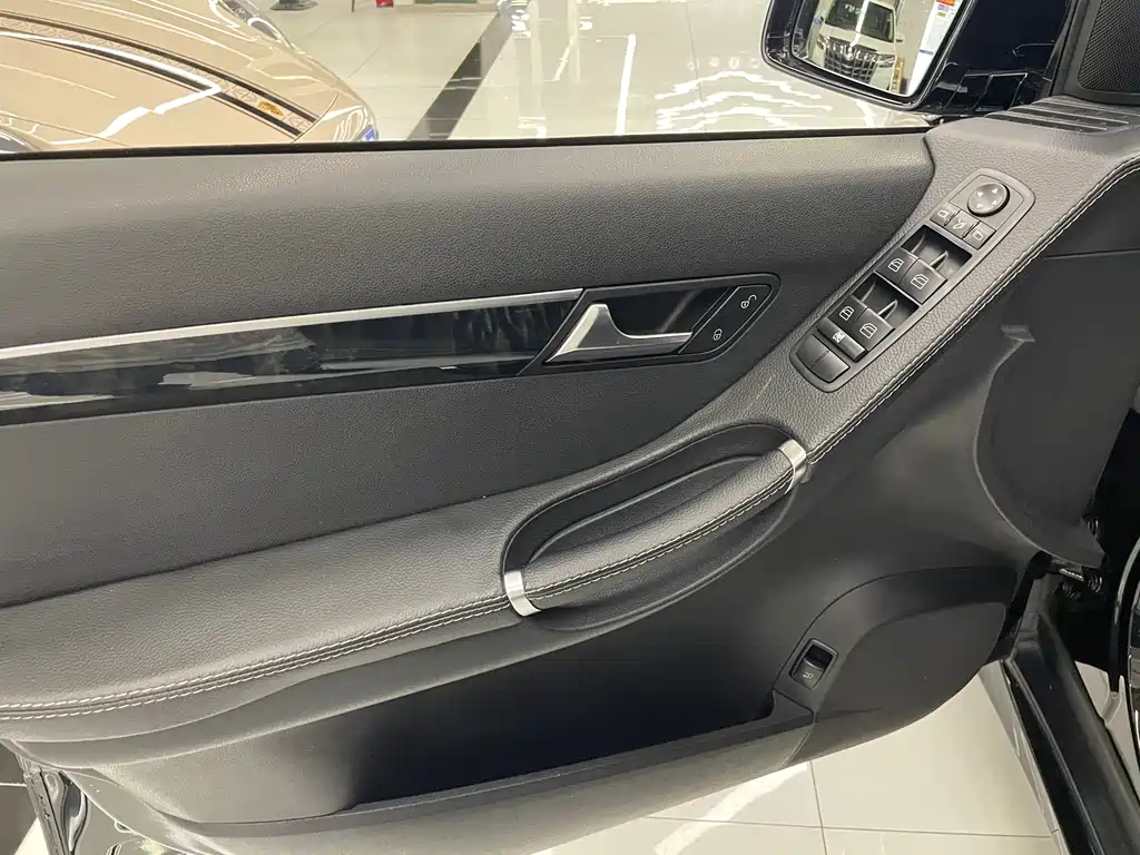 Mercedes-Benz R-Class 2017 R 320 4MATIC Business Edition Limited Edition