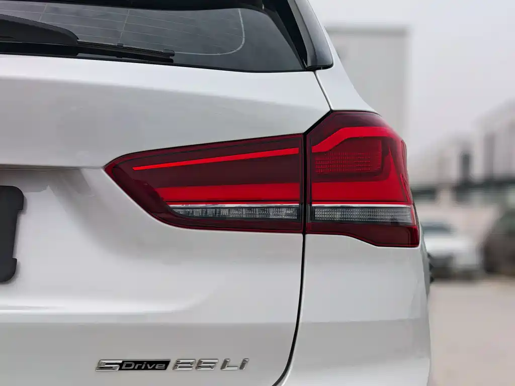 BMW X1 2022 sDrive25Li Leading Edition