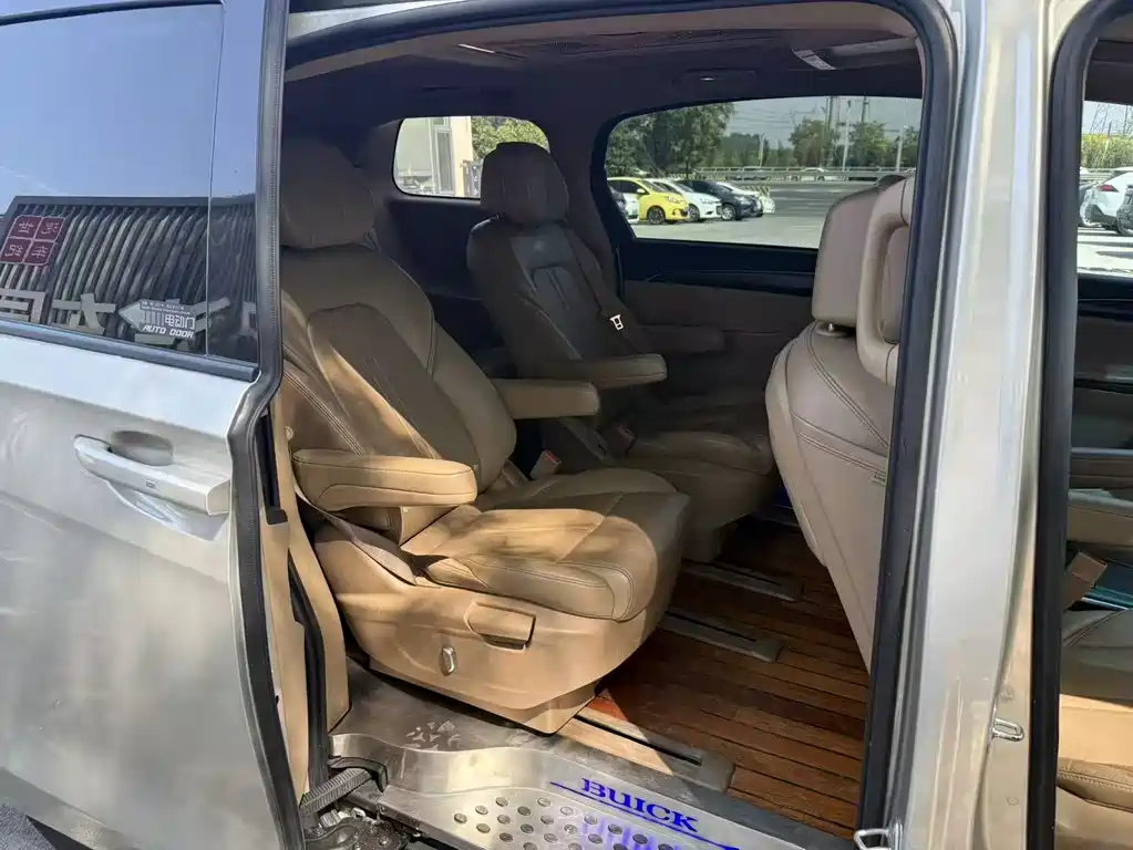 Buick GL8 2020 ES Luxury 653T