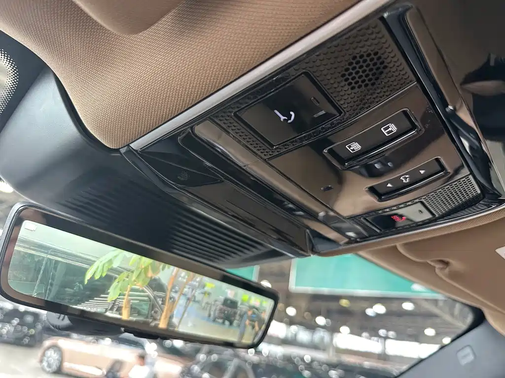 Range Rover 2025 Edition 3.0 L6 400PS Grand Extended Version