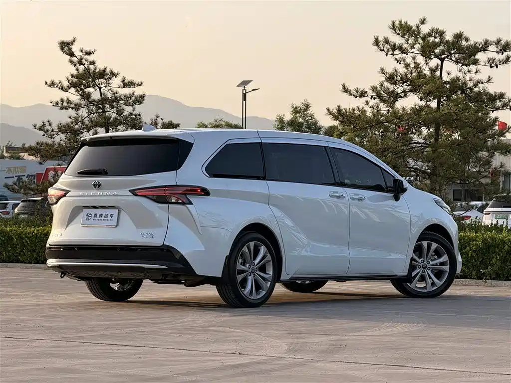 Sienna 2023 2.5L Hybrid Prestige Edition