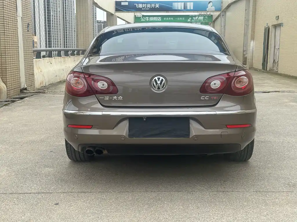 One Auto-Volkswagen CC 2011 Model Luxury Edition