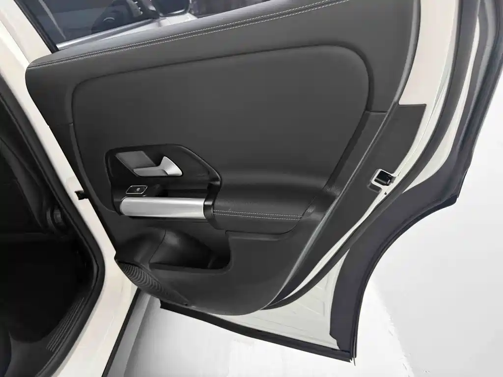 Mercedes-Benz GLA 2023 Facelift GLA 200