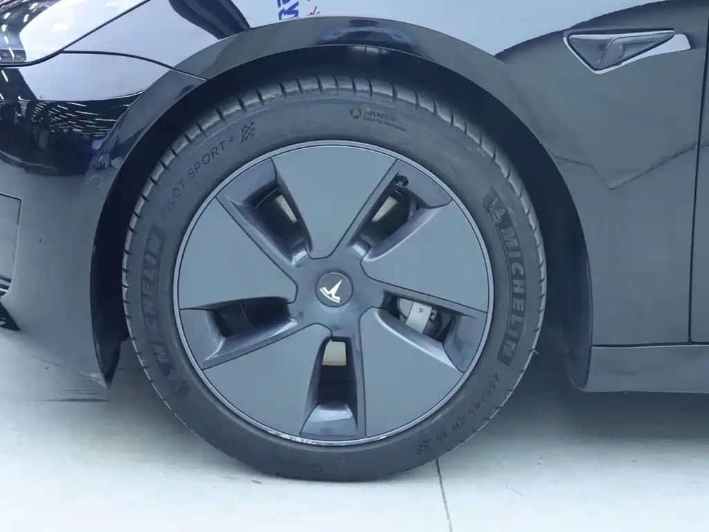 Model 3 Rear-Wheel Drive 2022