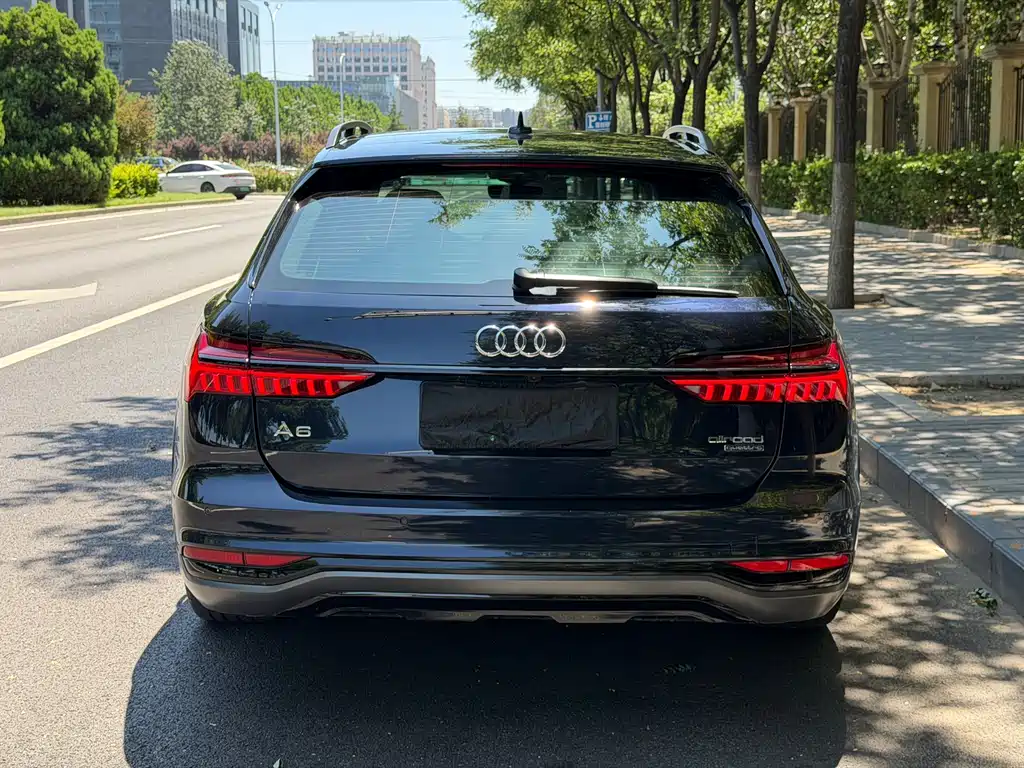 Audi A6 Import 2022 allroad quattro Explorer 55 TFSI Premium Off-road Edition