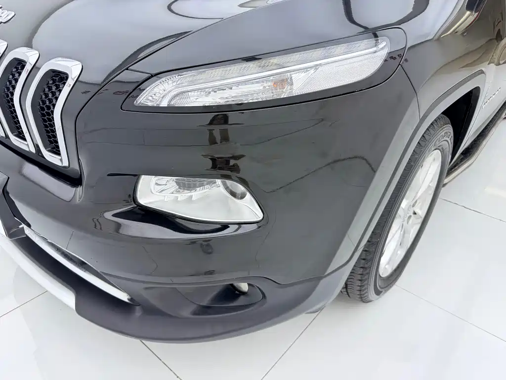 Freedom Light 2017 2.4L Leading Edition