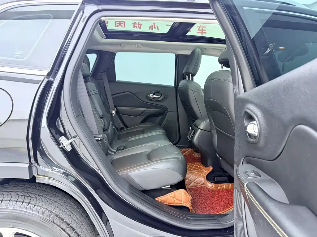 Freedom Light 2017 2.4L Leading Edition