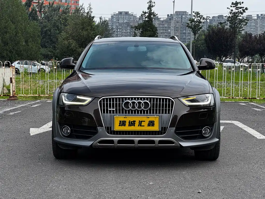 Audi A4 Import 2014 40 TFSI allroad quattro plus edition