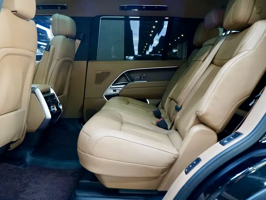 Range Rover 2023 3.0 L6 400PS Grandland Seven-Seat Extended Edition