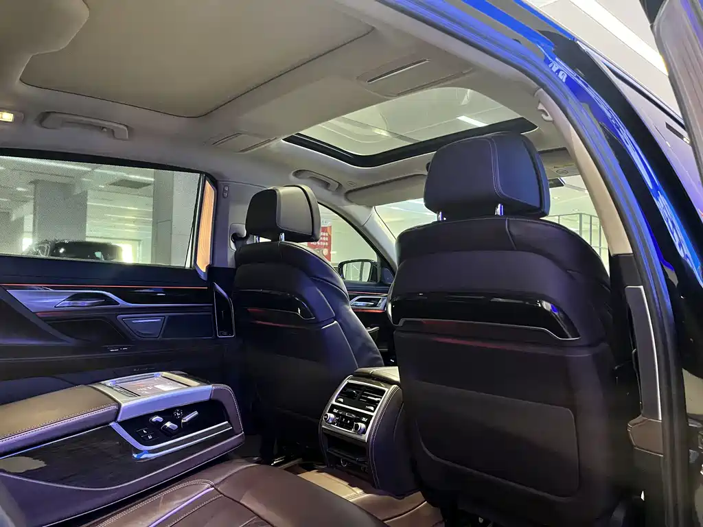 BMW 7 Series 2021 730Li Luxury Package