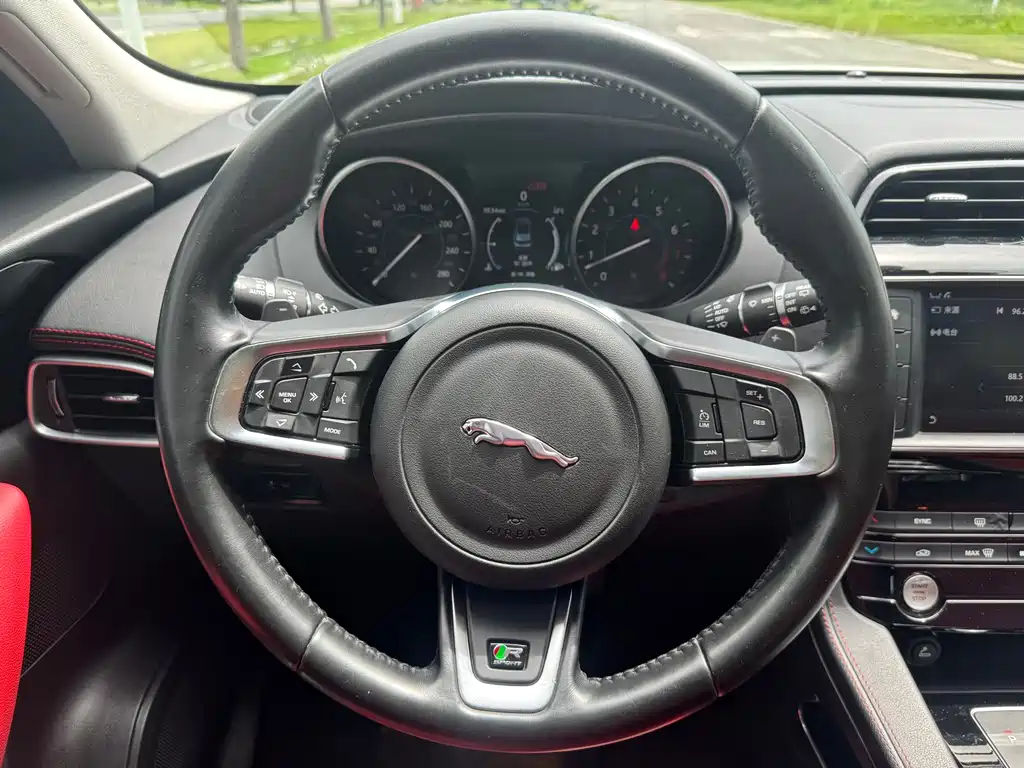 Jaguar F-PACE 2016 3.0 SC All-Wheel Drive R-Sport Sport Edition