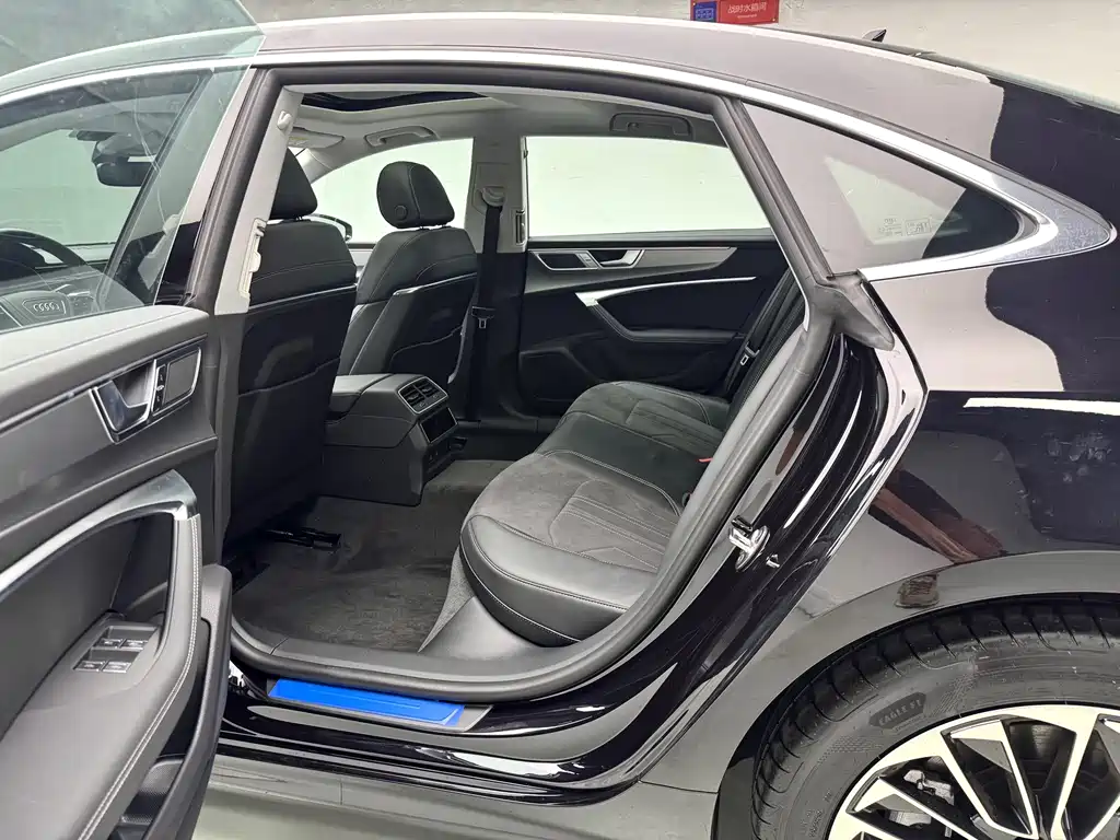 Audi A7L 2025 45 TFSI Luxury Edition