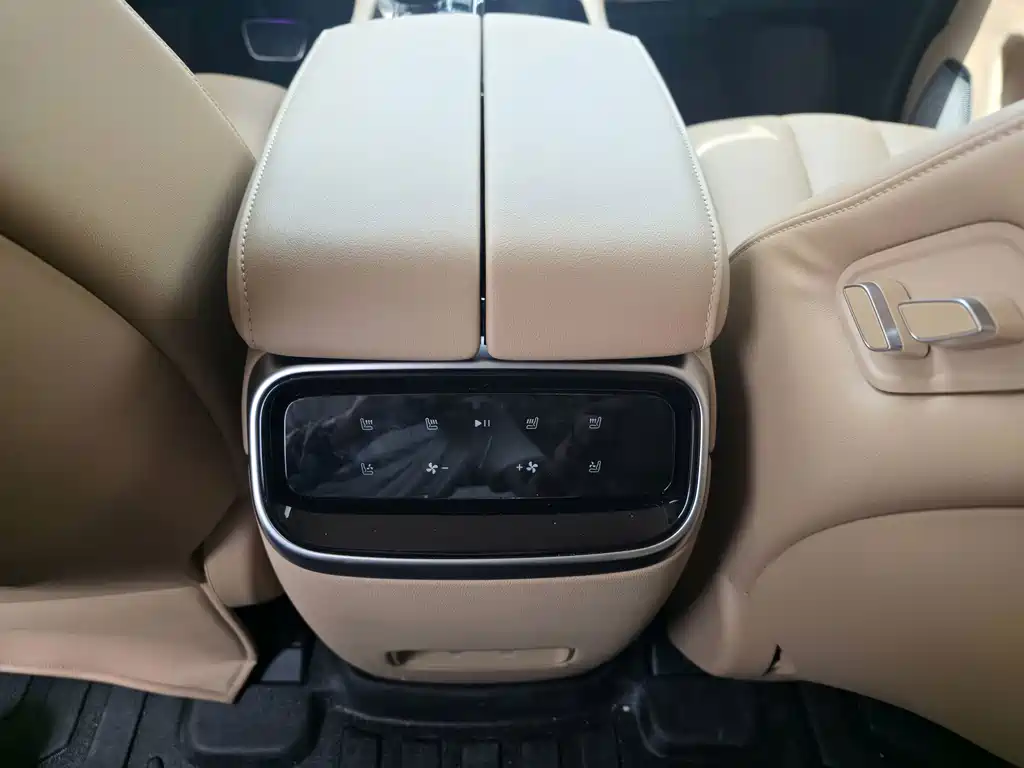 Askun M7 2022 Edition 1.5T Rear-wheel Drive Comfort Version