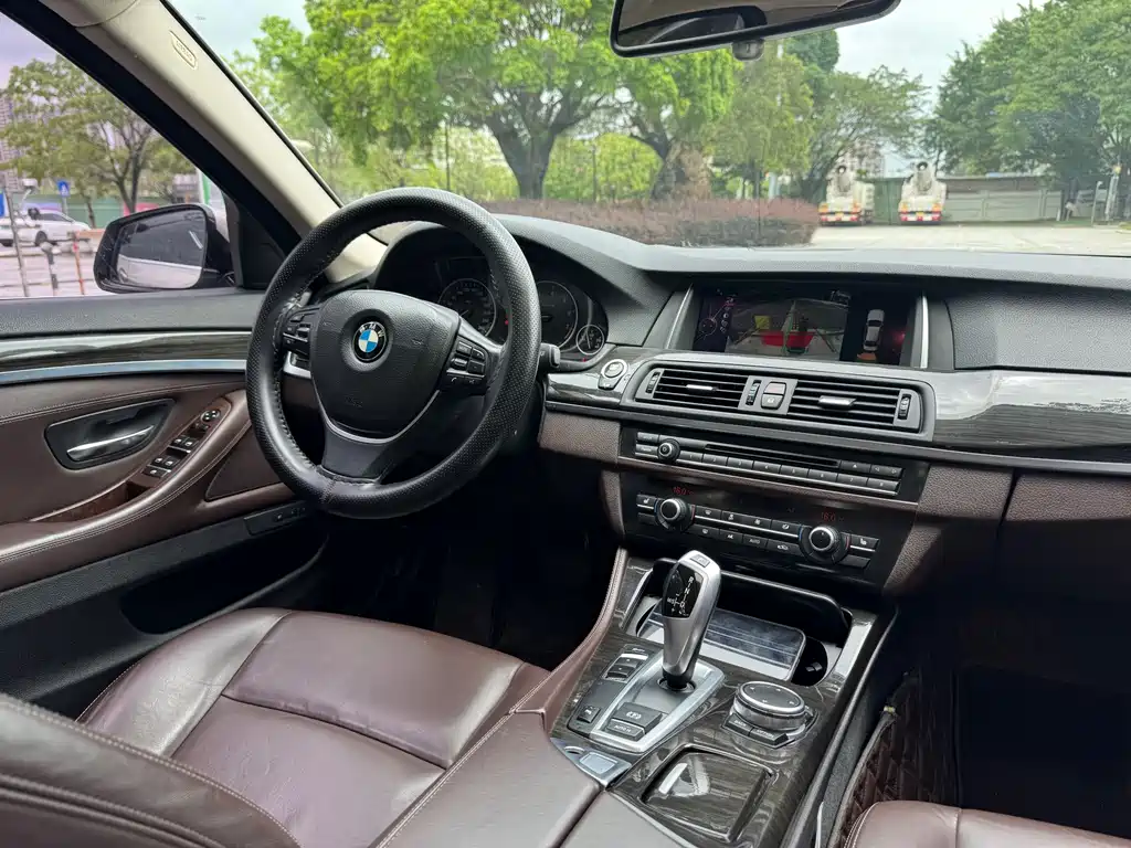 BMW 5 Series 2014 525Li Luxury Design Package