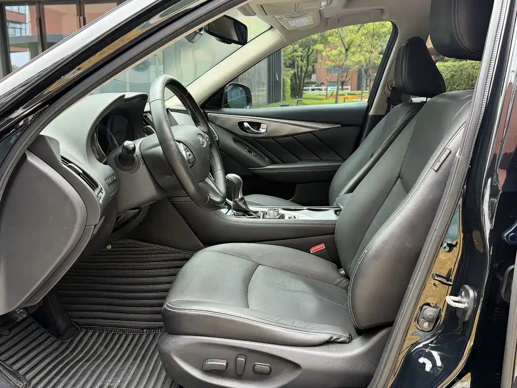 Infiniti Q50L 2018 2.0T Elegance Edition National VI
