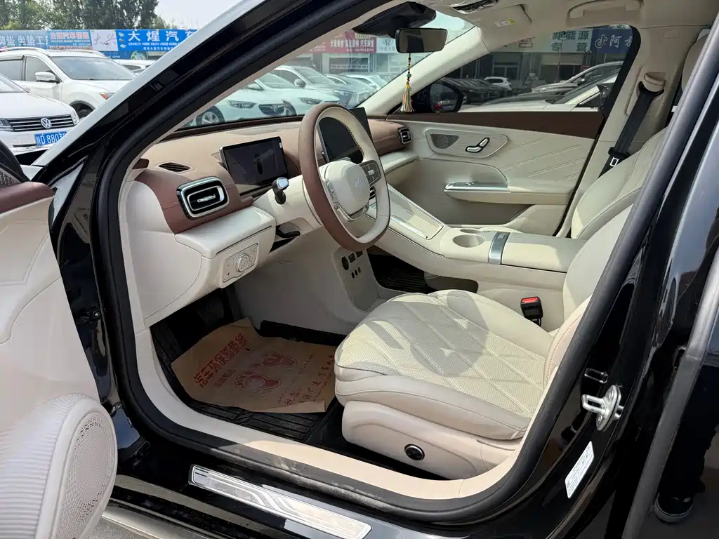 Fengyun A9L 2025 Edition 260 Ultra-long Range Prestige Version