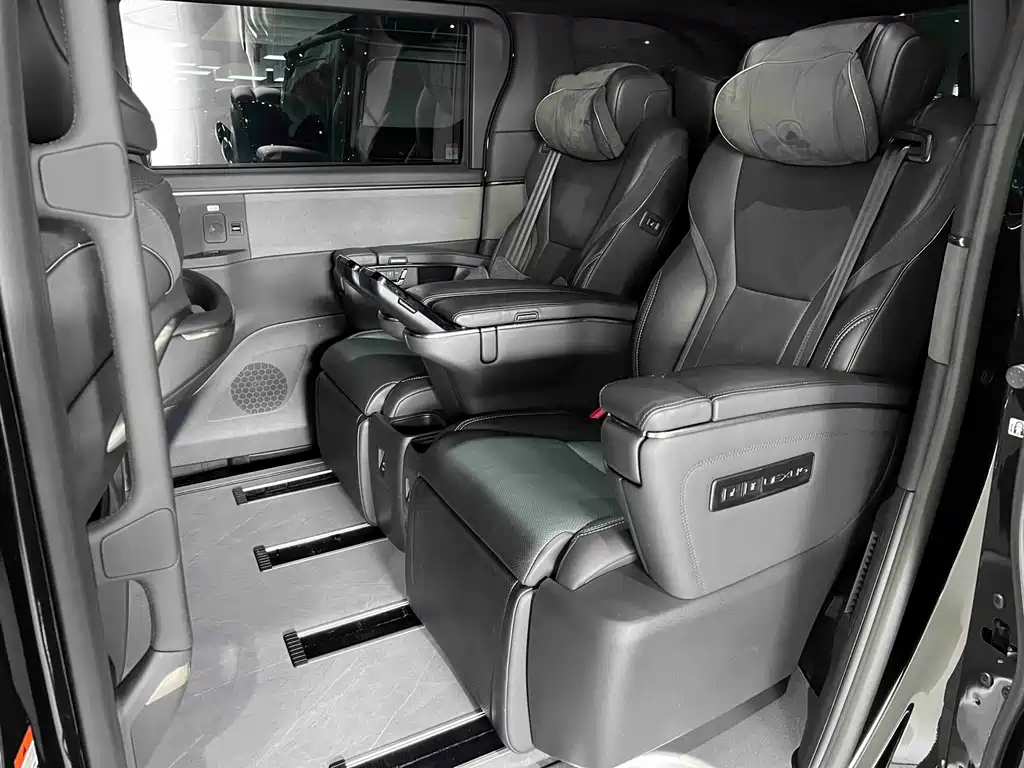 Lexus LM 2023 350h 7-Seat Grandeur Edition