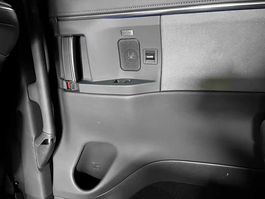 Lexus LM 2023 350h 7-Seat Grandeur Edition