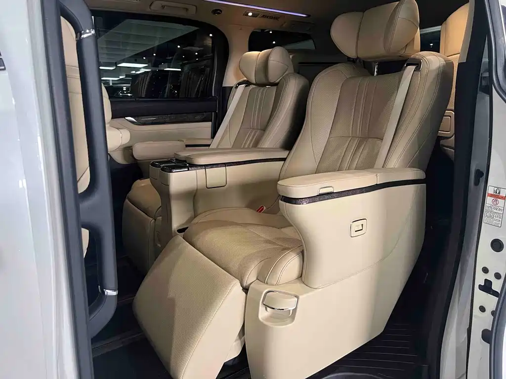Alphard 2018款 改款 3.5L 豪华版