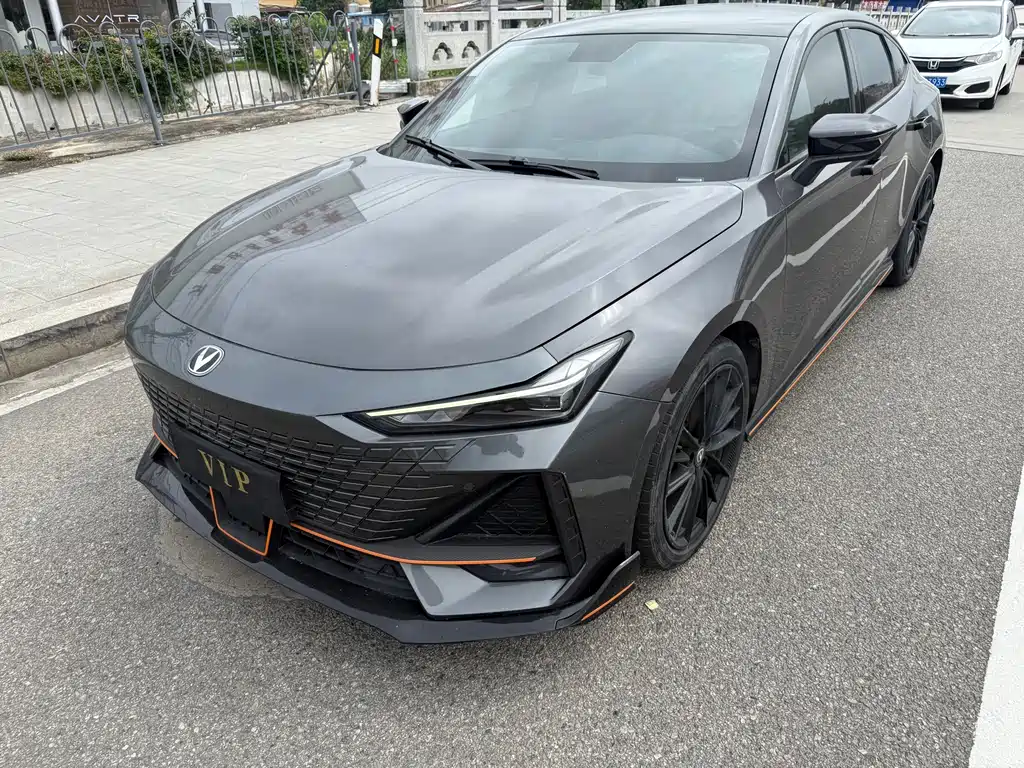 Changan UNI-V 2022 Model 1.5T Excellence Edition