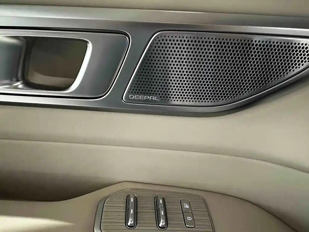 Shenlan S09 2025 Edition Four-Wheel Drive Ultra+ High-End Version