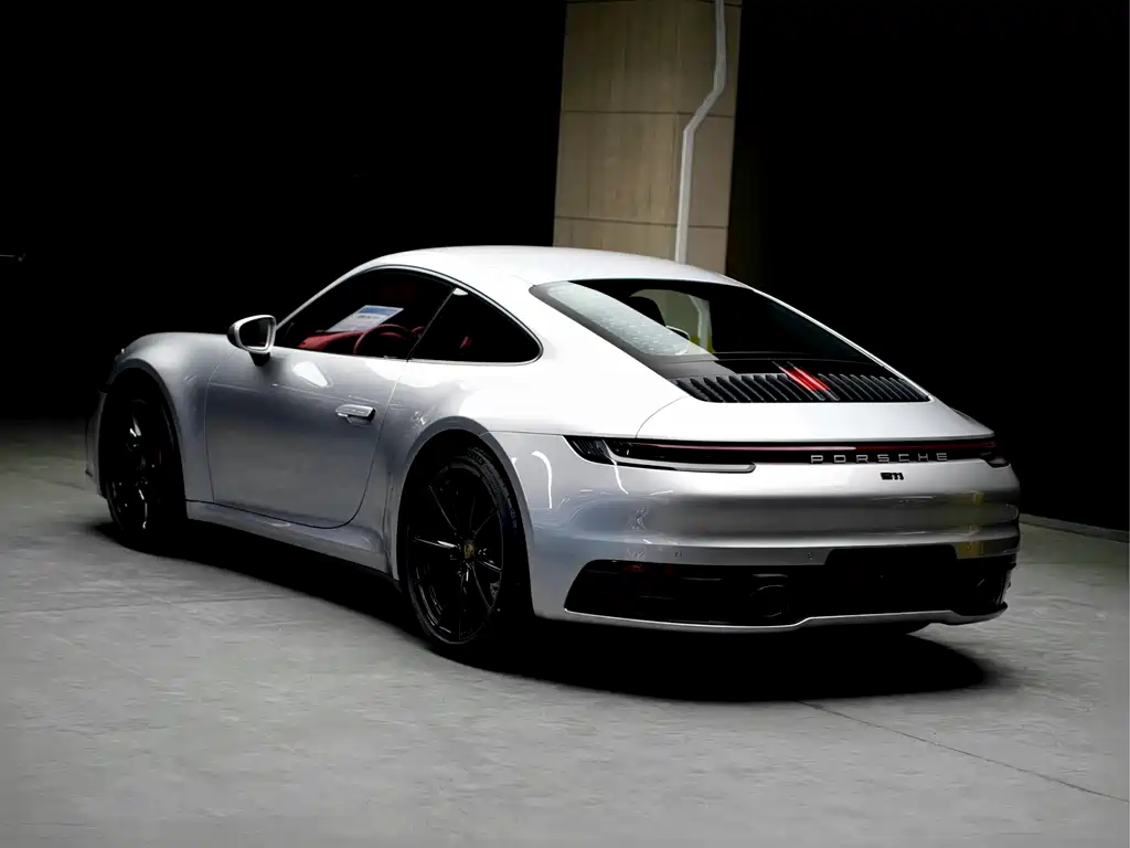 Porsche 911 2023 Carrera 3.0T