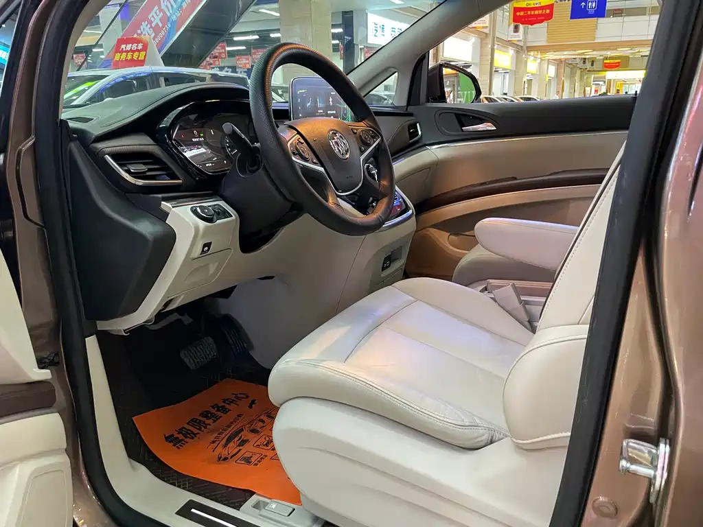 Buick GL8 2020 Luxury Executive Coach 652T尊贵型