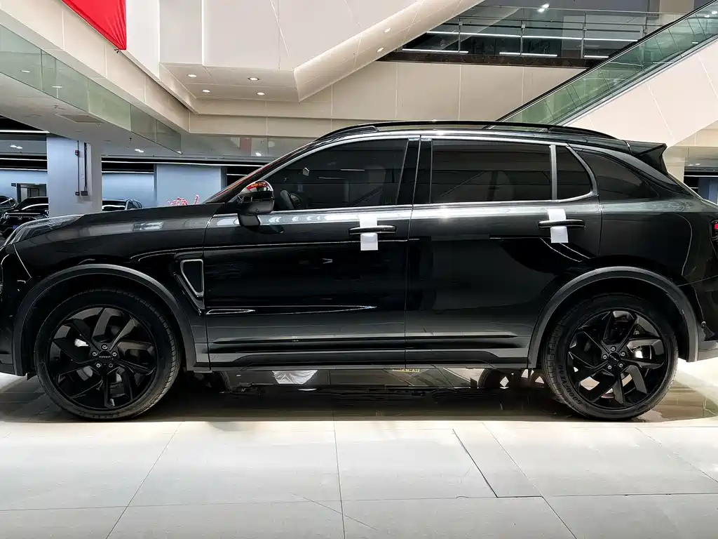 Lynk & Co 01 2023 2.0TD AWD Dark Night Edition