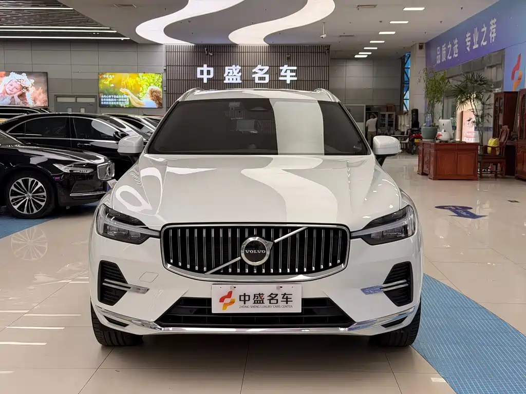 Volvo XC60 2022 B5 AWD Intelligent Comfort Luxury Edition