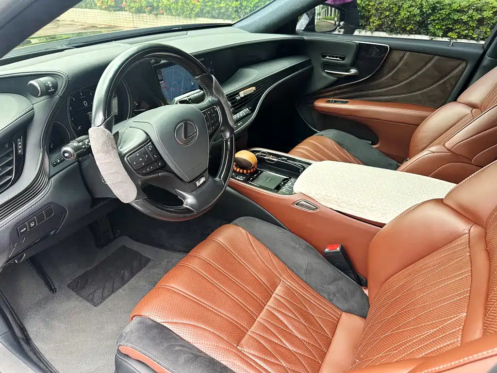 Lexus LS 2018 500h Executive Edition National VI