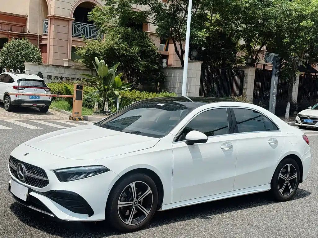 Mercedes-Benz A-Class 2024 A 200 L Fashion Edition