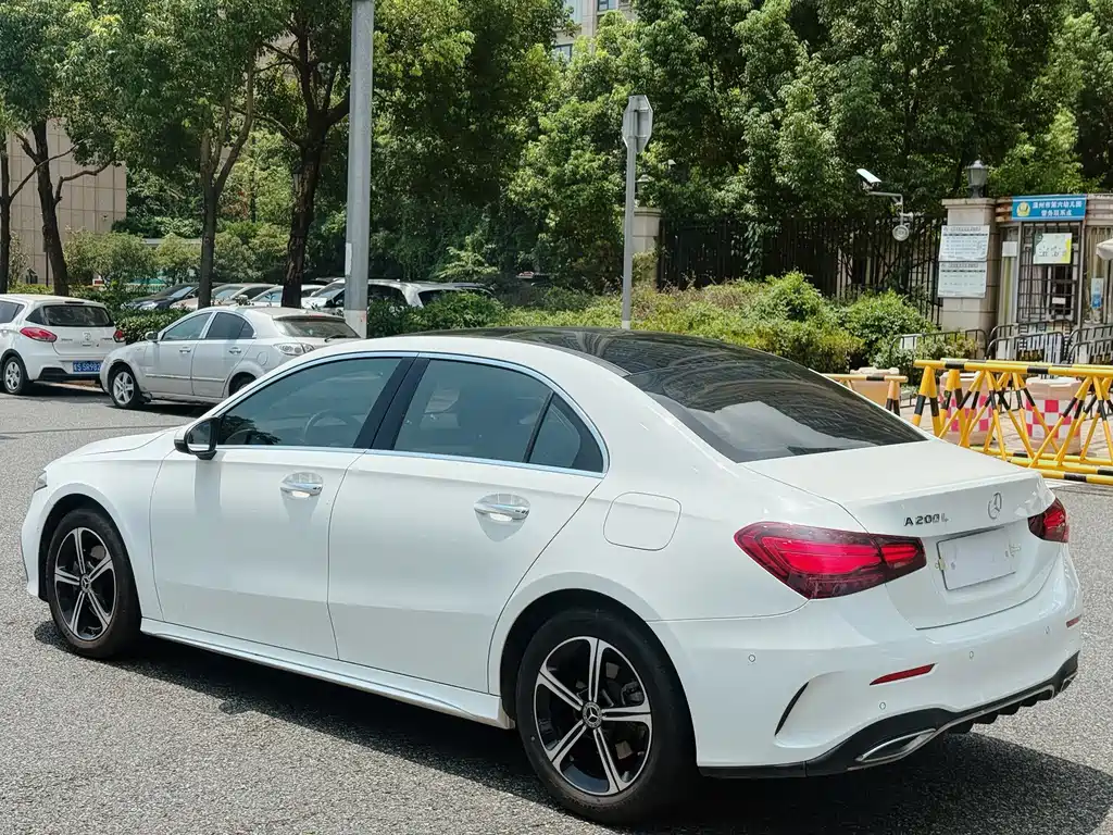 Mercedes-Benz A-Class 2024 A 200 L Fashion Edition
