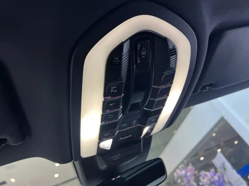 Macan 2023 2.0T