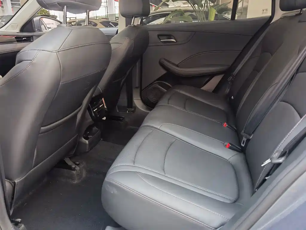 Roewe i5 2023 Model 1.5L CVT Luxury Edition