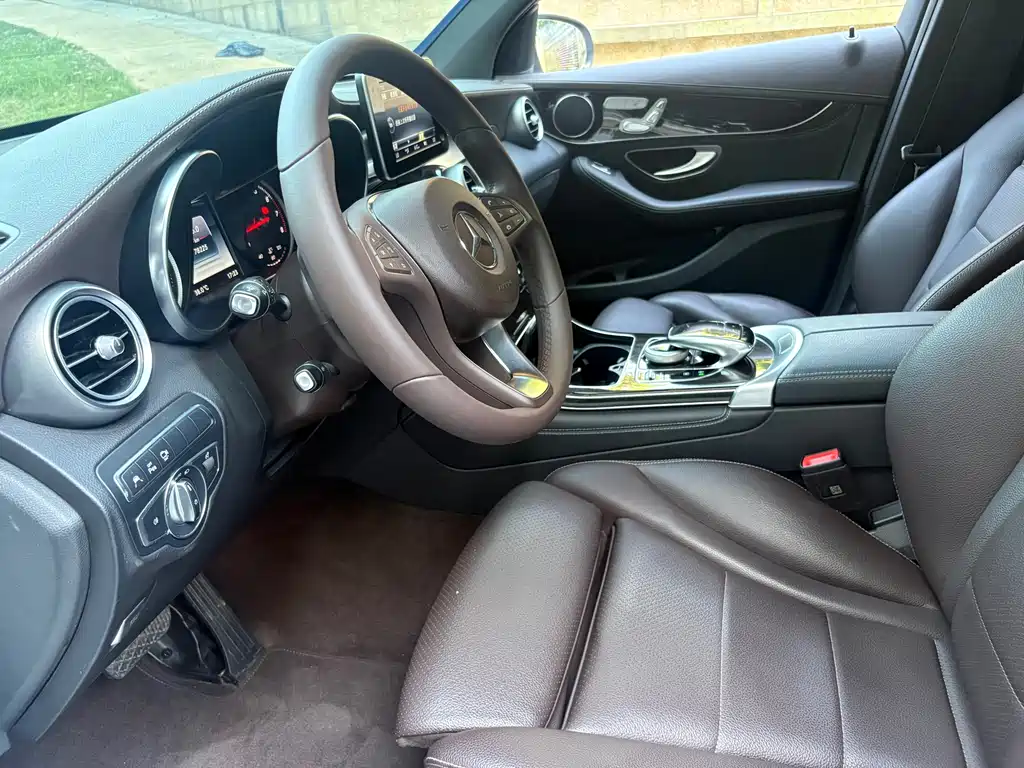 Mercedes GLC 2017 GLC 260 4MATIC Luxury Edition