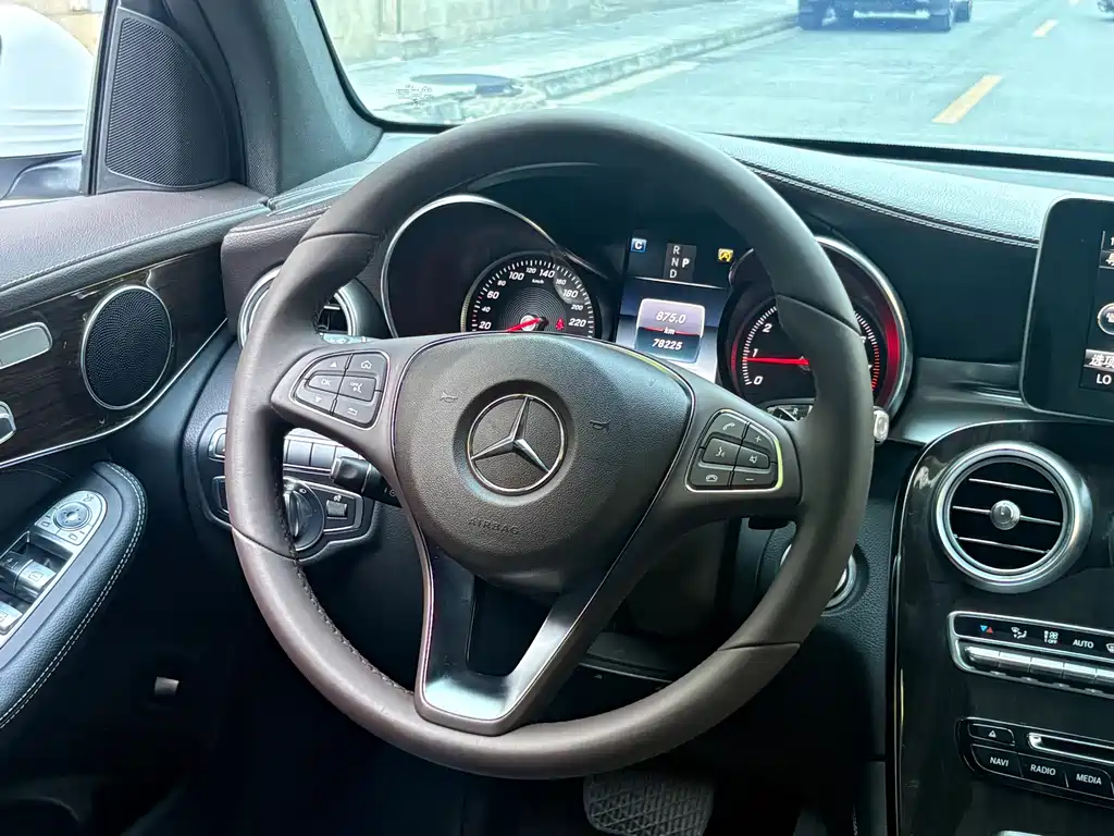 Mercedes GLC 2017 GLC 260 4MATIC Luxury Edition