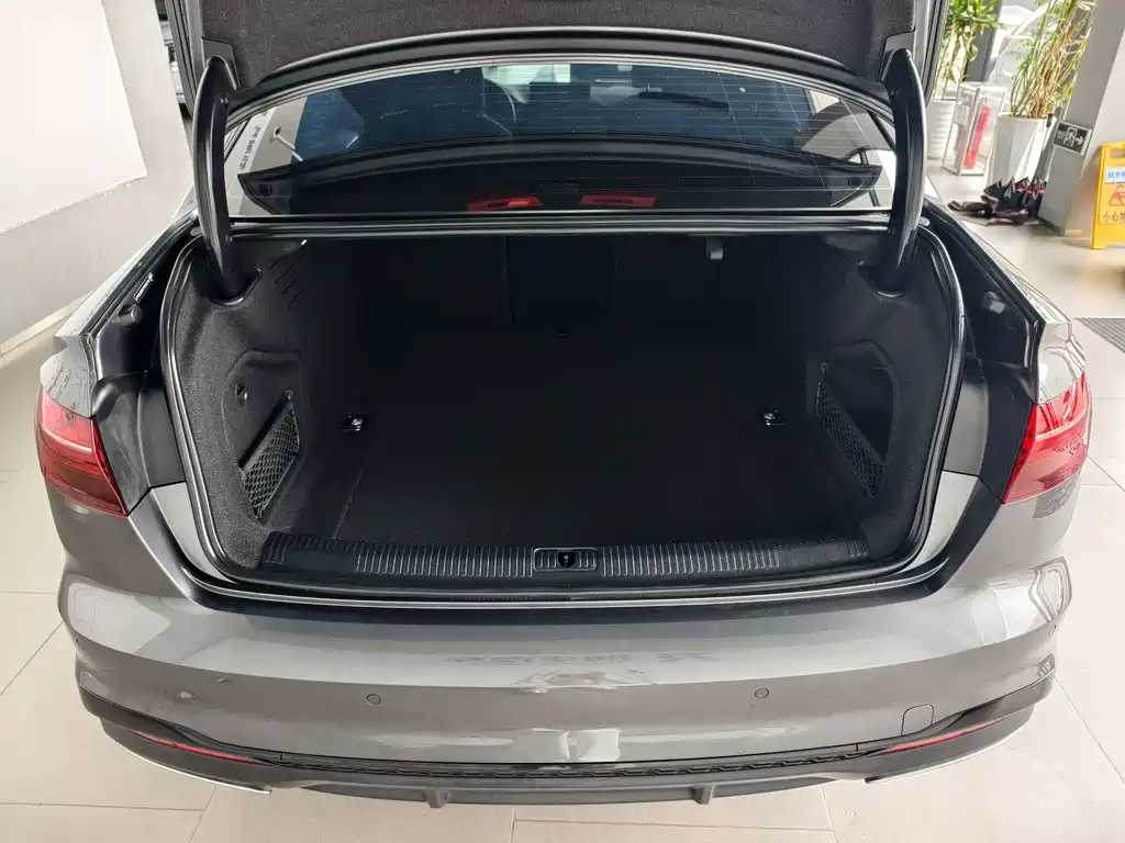 Audi A4L 2023 40 TFSI Luxury Dynamic Edition
